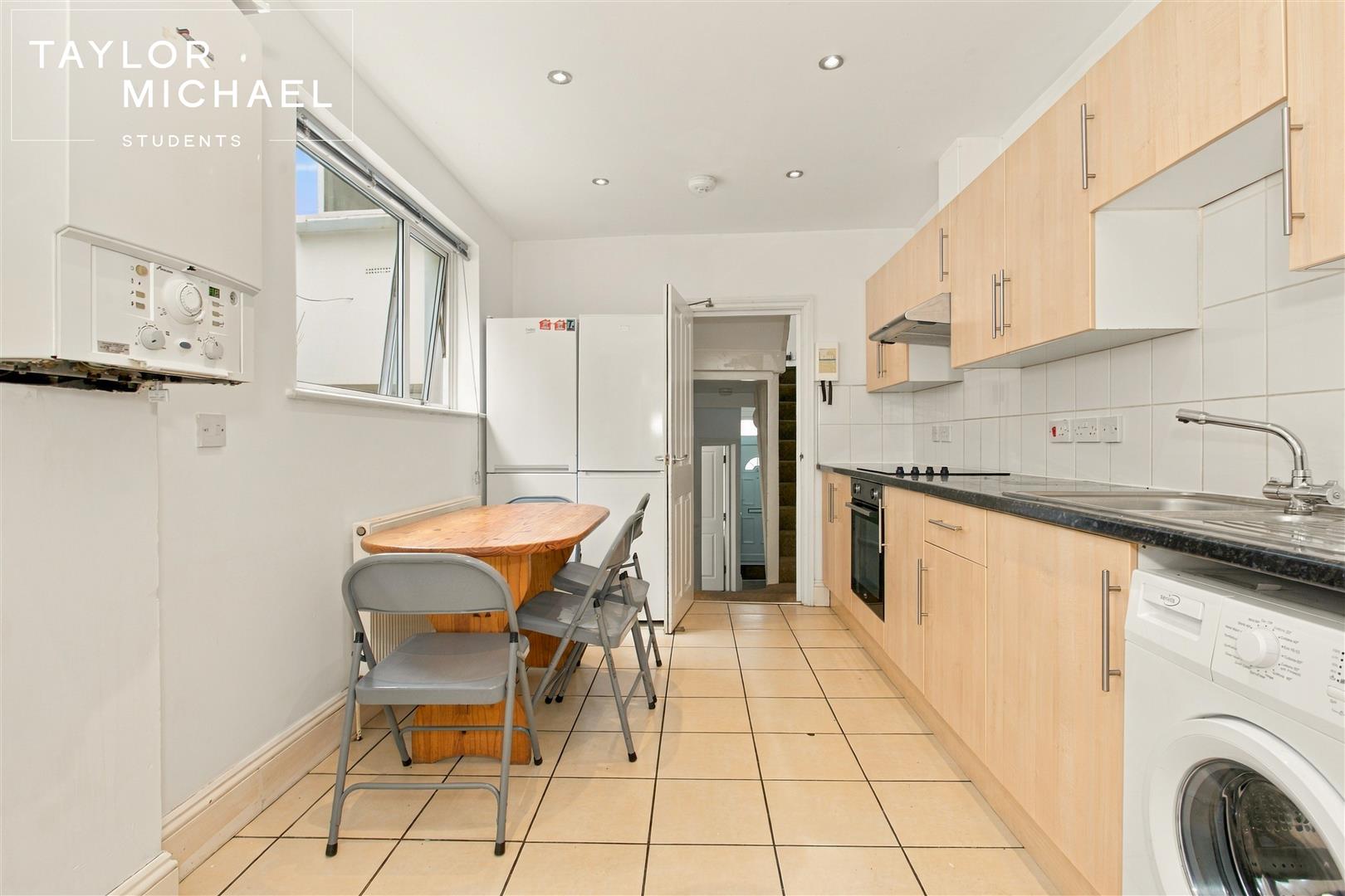 Kitchen/Dining Area